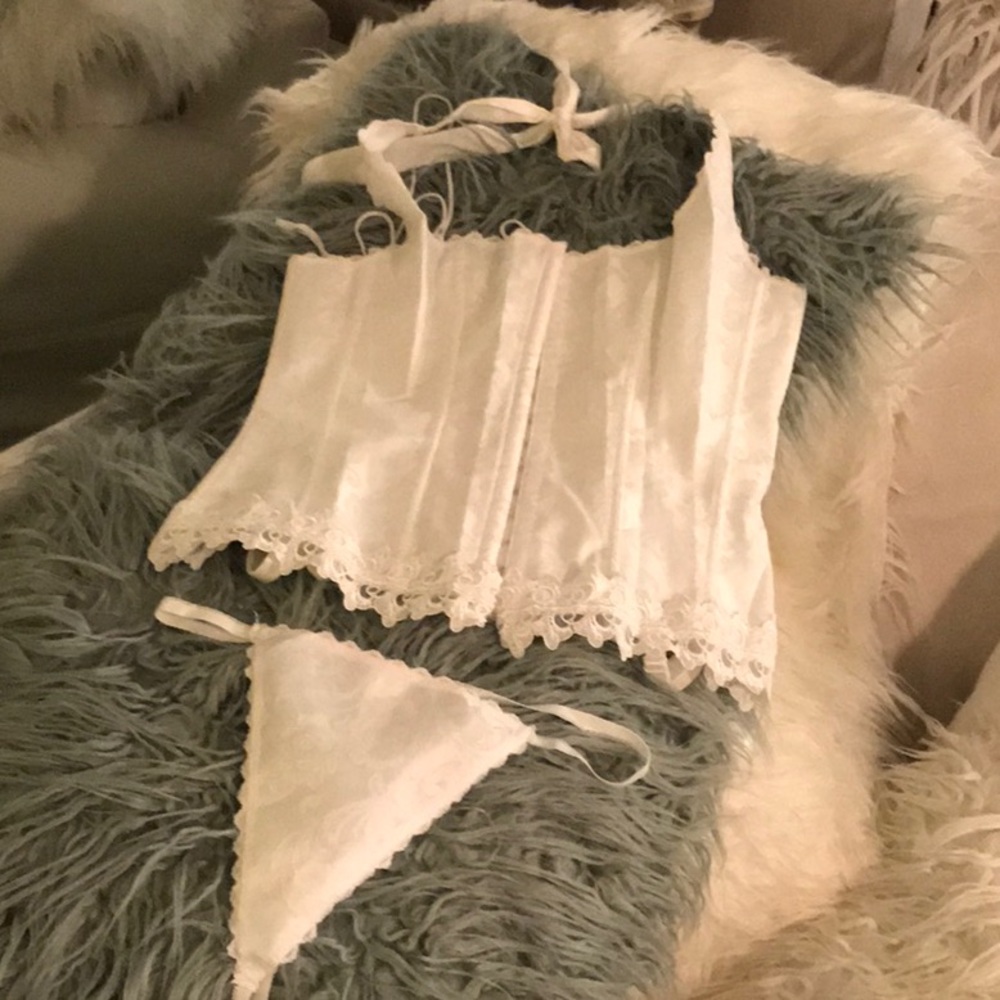 Lace up White Damask Corset with matching V-String Panty